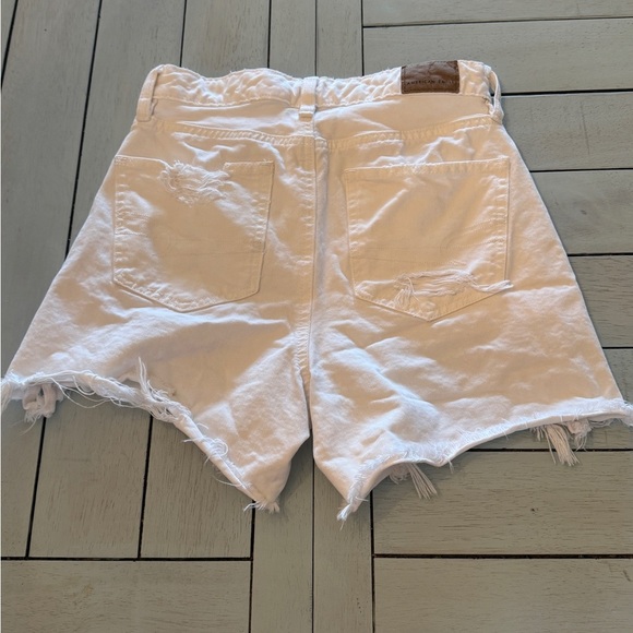 American Eagle Outfitters Women's White Distressed Shorts - Picture 2 of 3